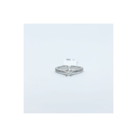 Anillo De Compromiso Con Diamantes